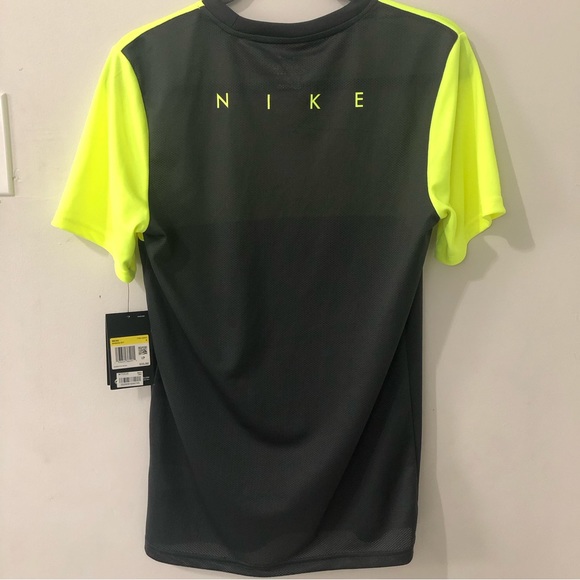 Nike Men’s Dri Fit Soccer Tee Sz Small - Picture 4 of 5